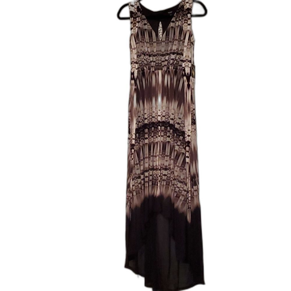 ✨Vera Wang Hi-Lo Pleated Maxi Dress – Flowy Elegance Meets Effortless Style✨